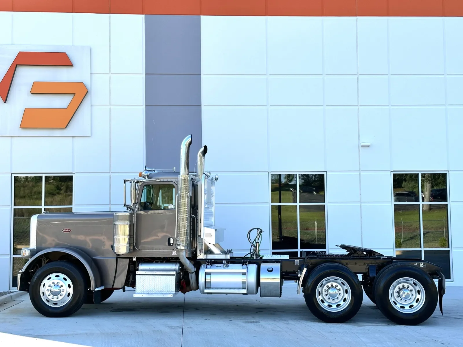 2023 Peterbilt 389 in Greer, SC — photo 4