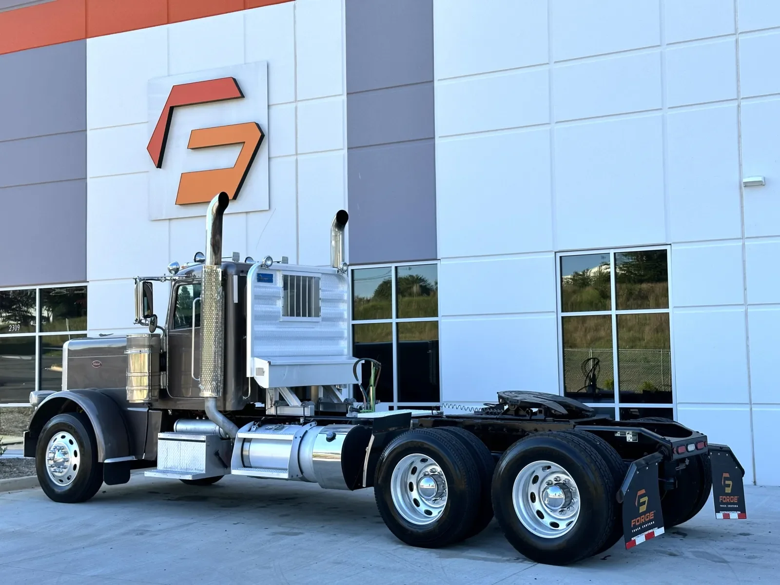 2023 Peterbilt 389 in Greer, SC — photo 6
