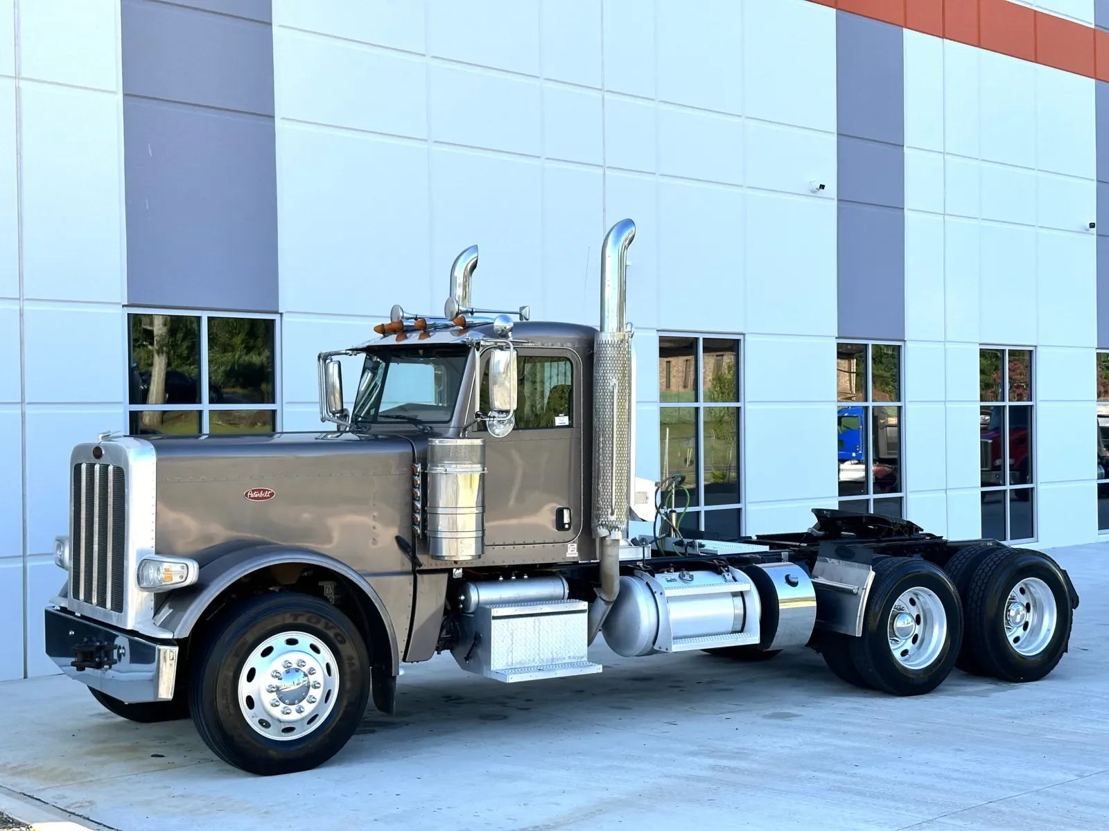 2023 Peterbilt 389 in Greer, SC — photo 2