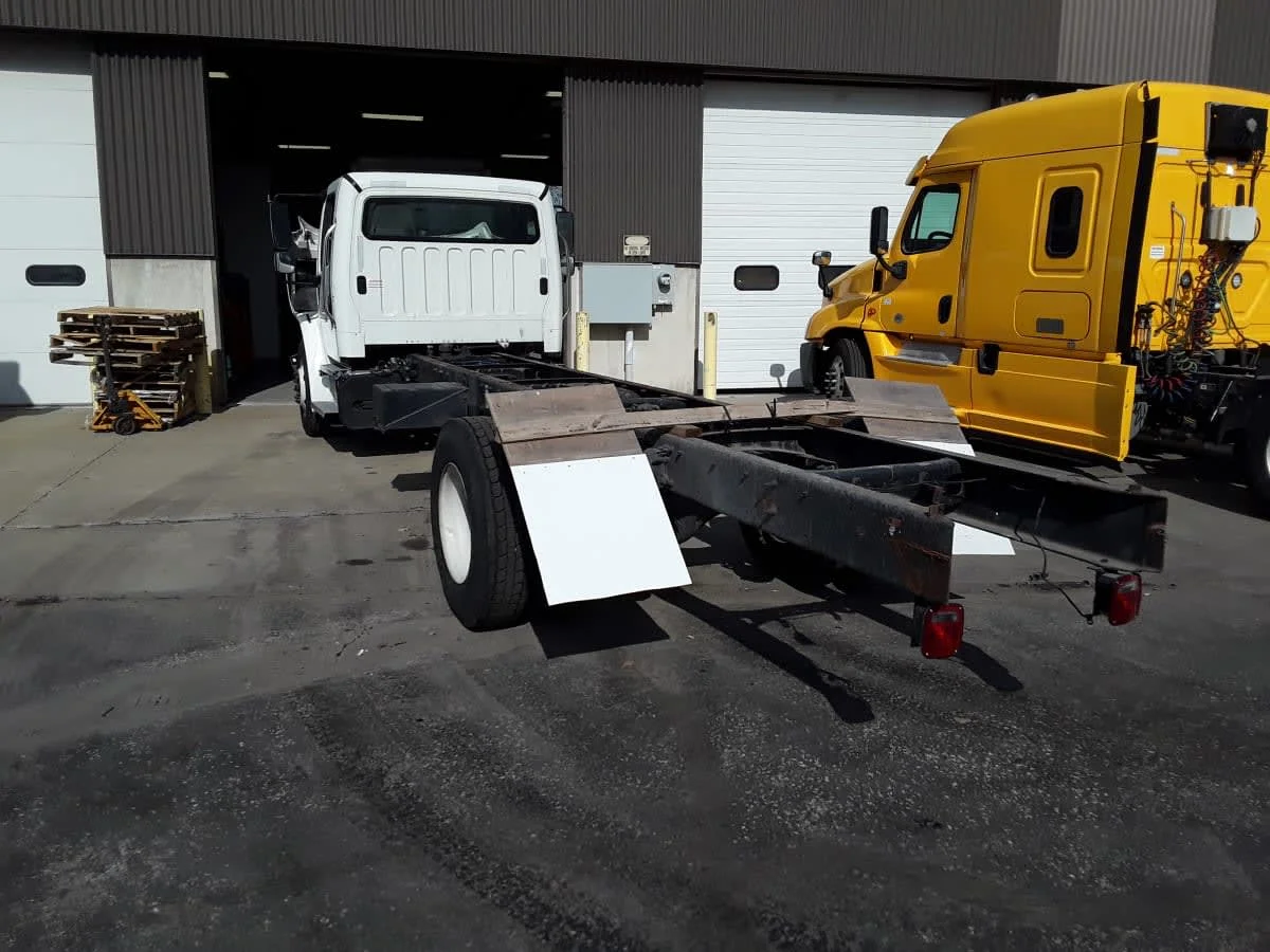 2020 Freightliner M2 106 in Kansas City, MO — photo 6