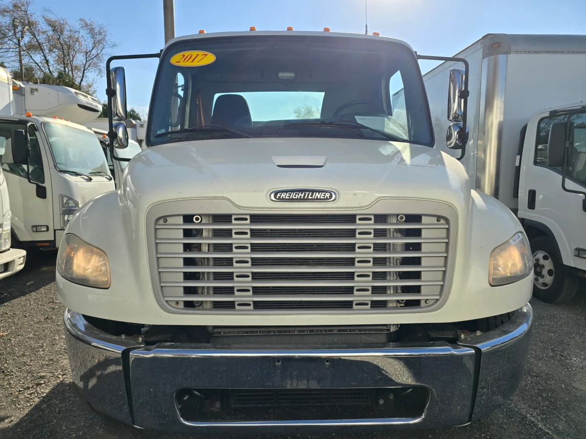 2017 Freightliner M2 106 - image 2