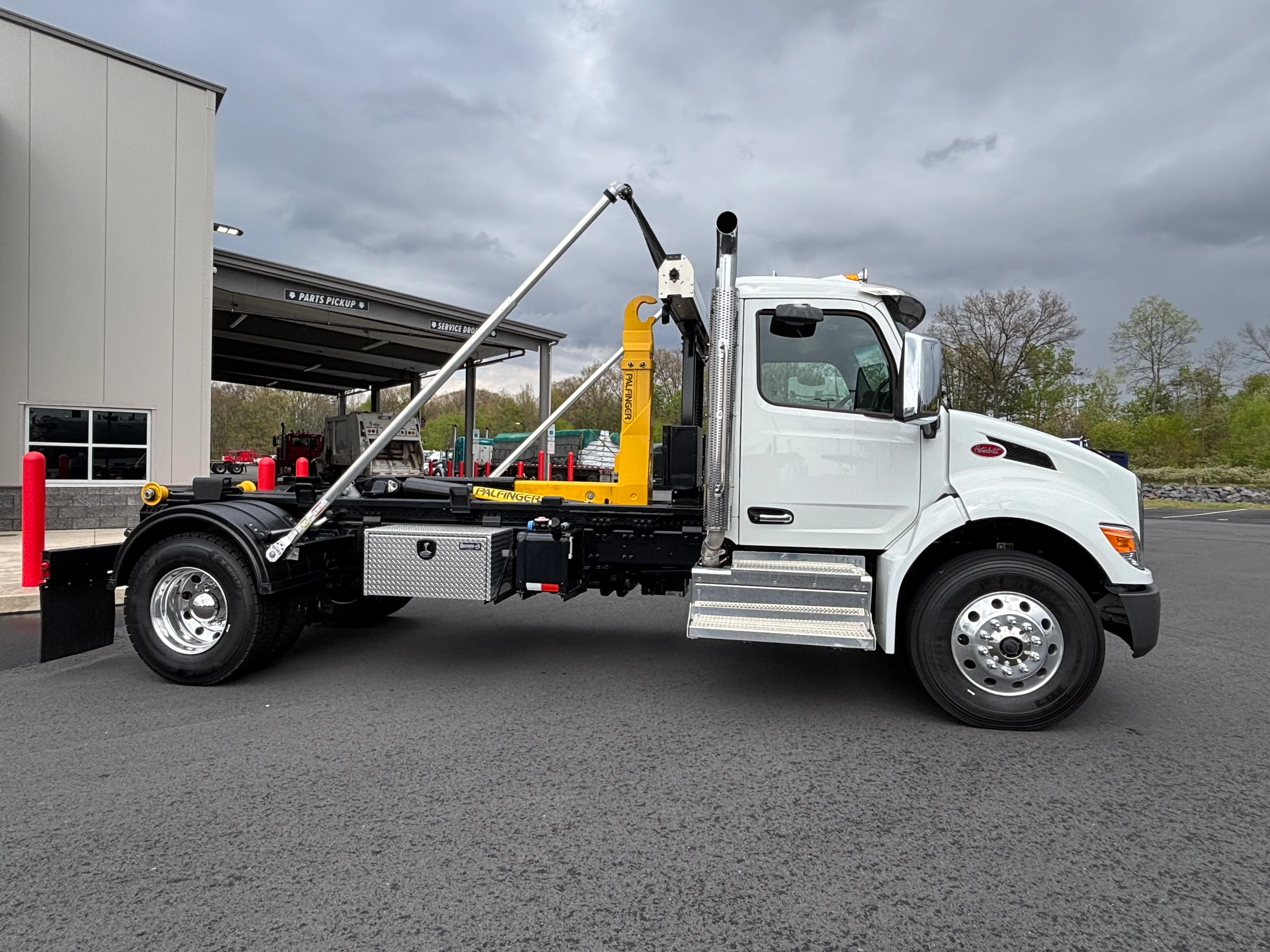2025 Peterbilt 537 in Scranton, PA — photo 7