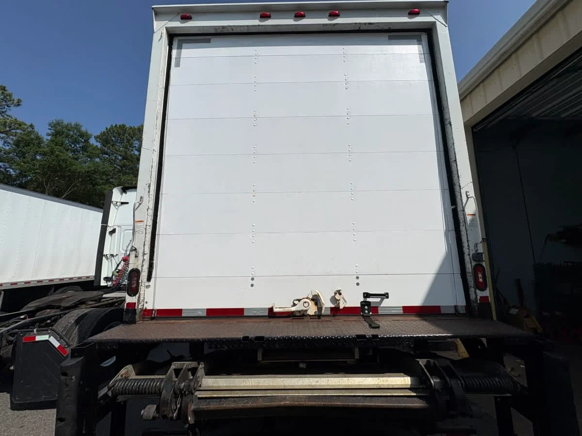 2017 Freightliner M2 106 in Ashland, VA — photo 5