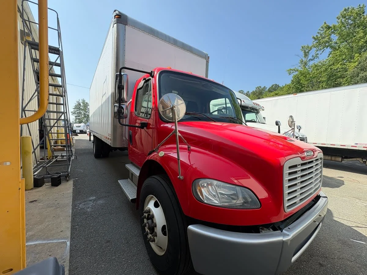 2017 Freightliner M2 106 in Ashland, VA — photo 3