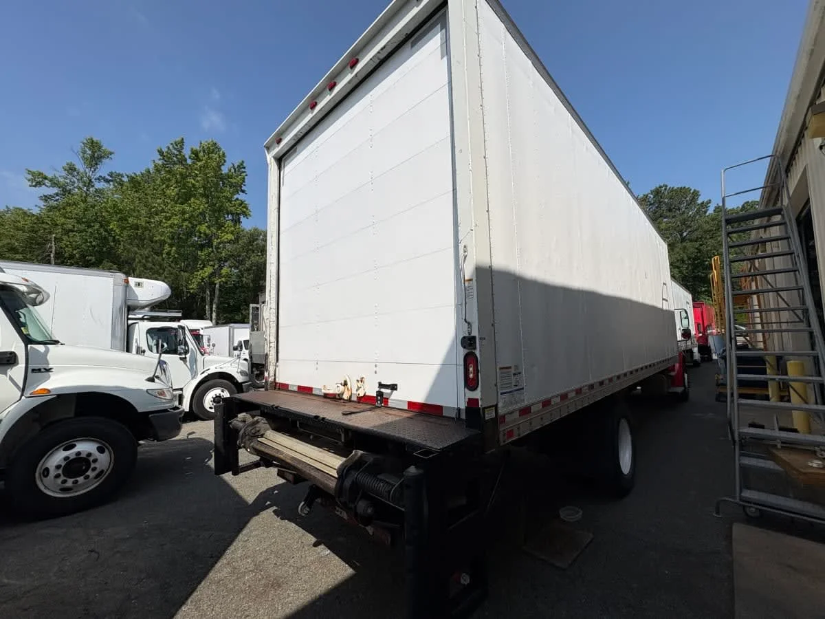 2017 Freightliner M2 106 in Ashland, VA — photo 4