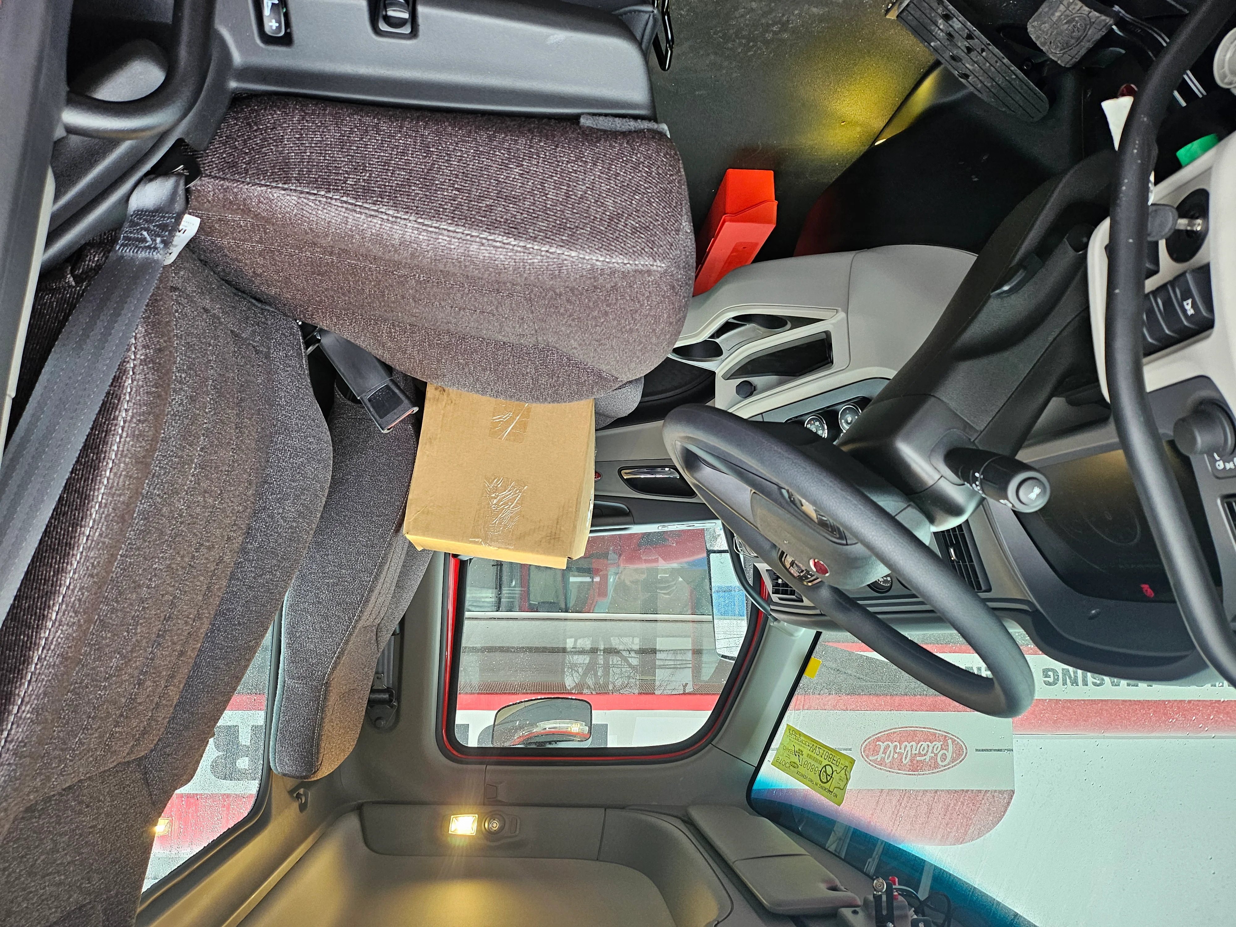 2025 Peterbilt 567 - image 6