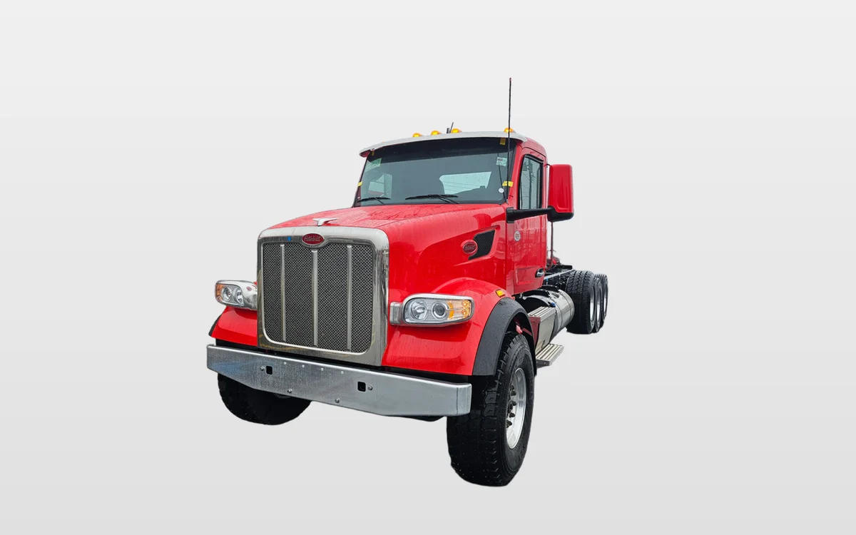 2025 Peterbilt 567 - image 1