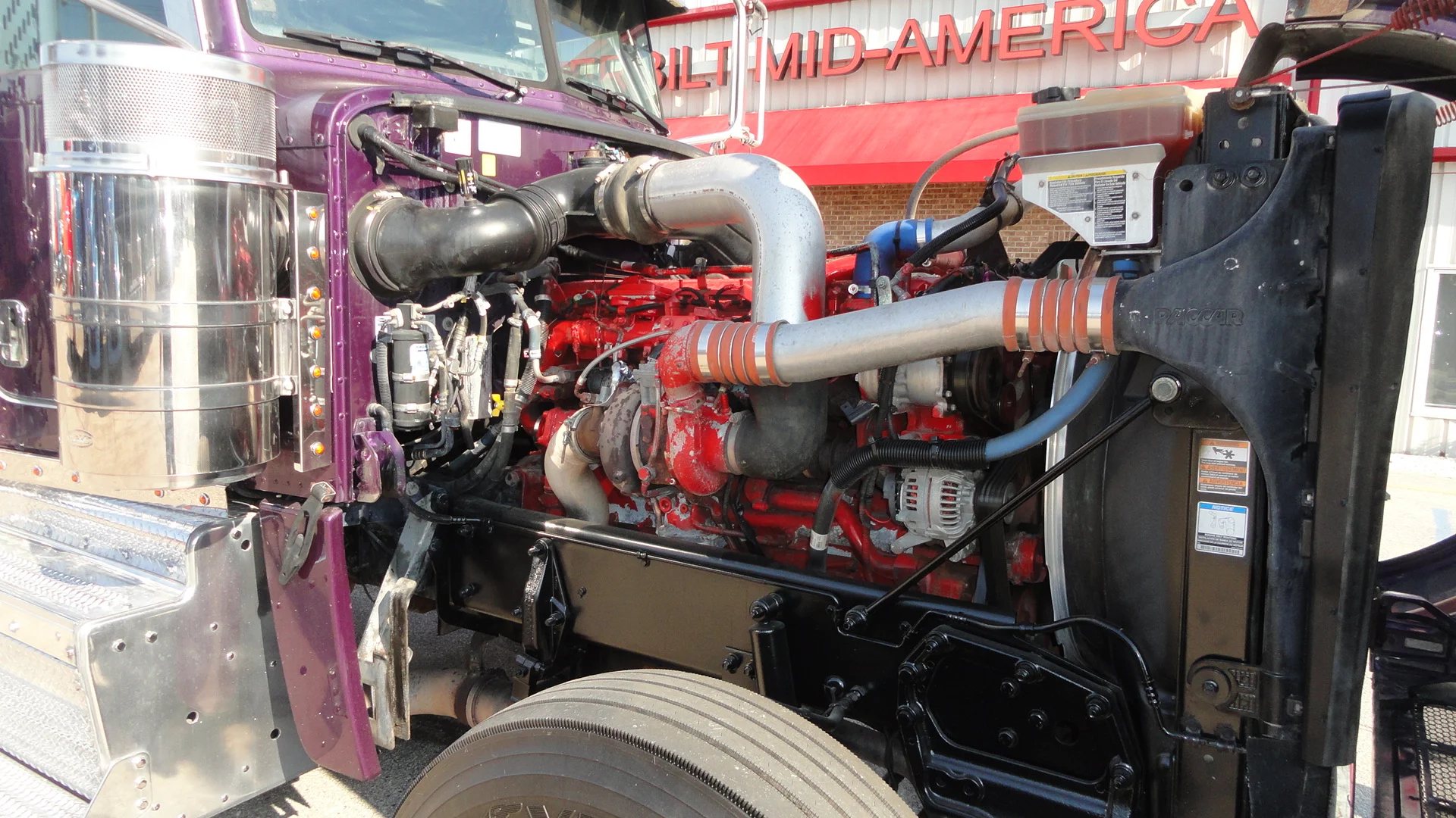 2017 Peterbilt 389 in O'fallon, MO — photo 11