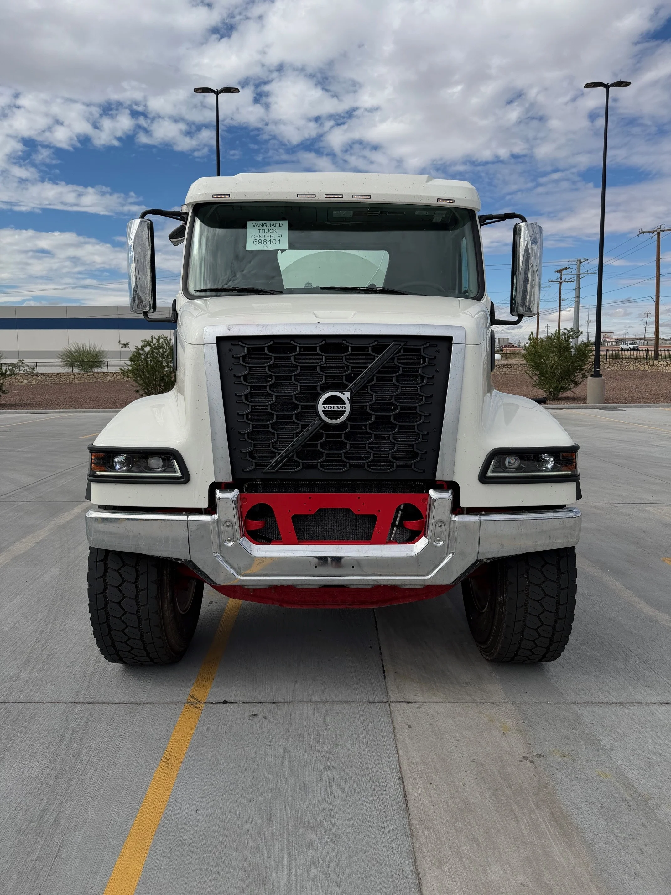 2026 Volvo VHD 300 in El Paso, TX — photo 4