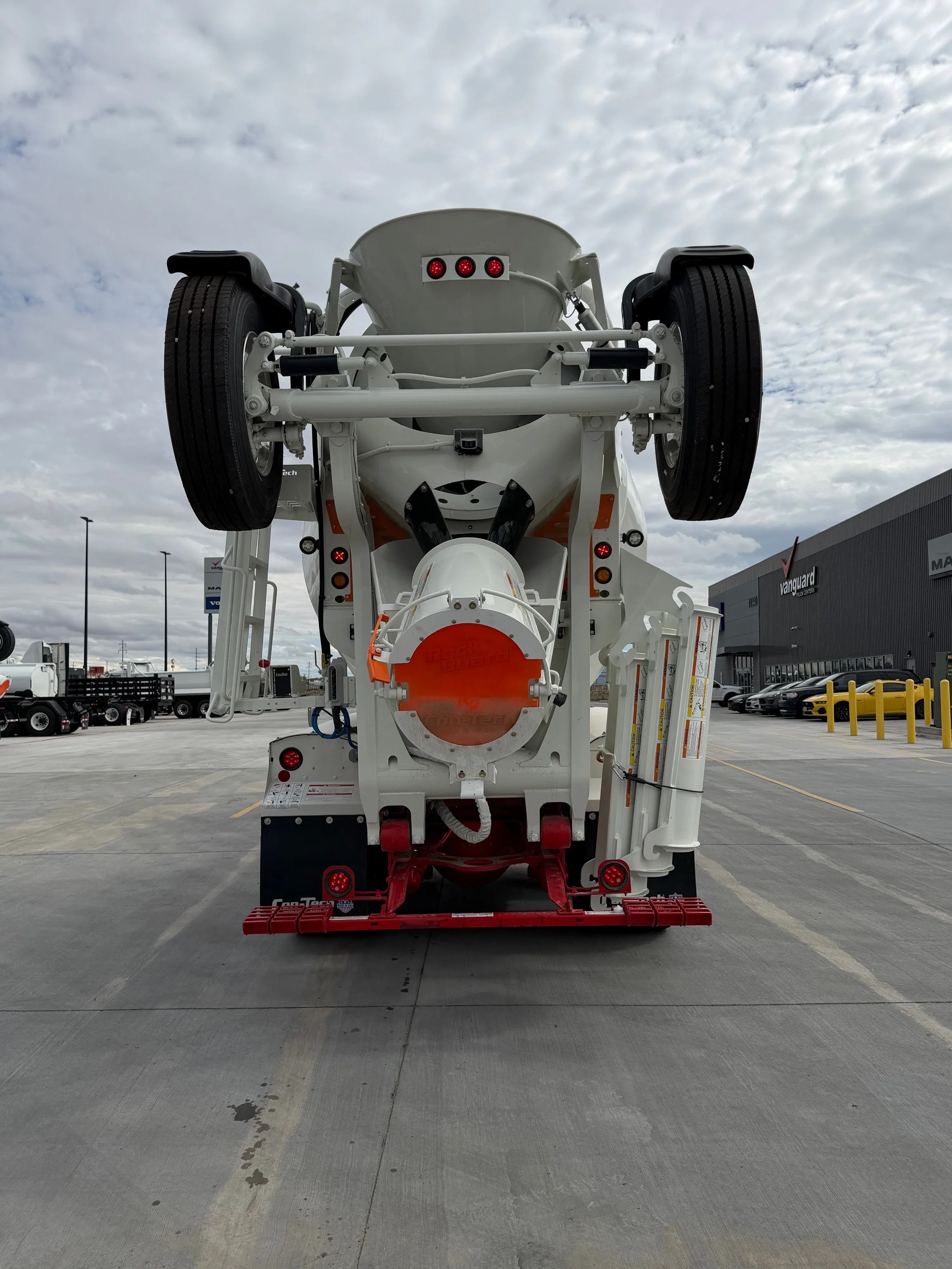 2026 Volvo VHD 300 in El Paso, TX — photo 8