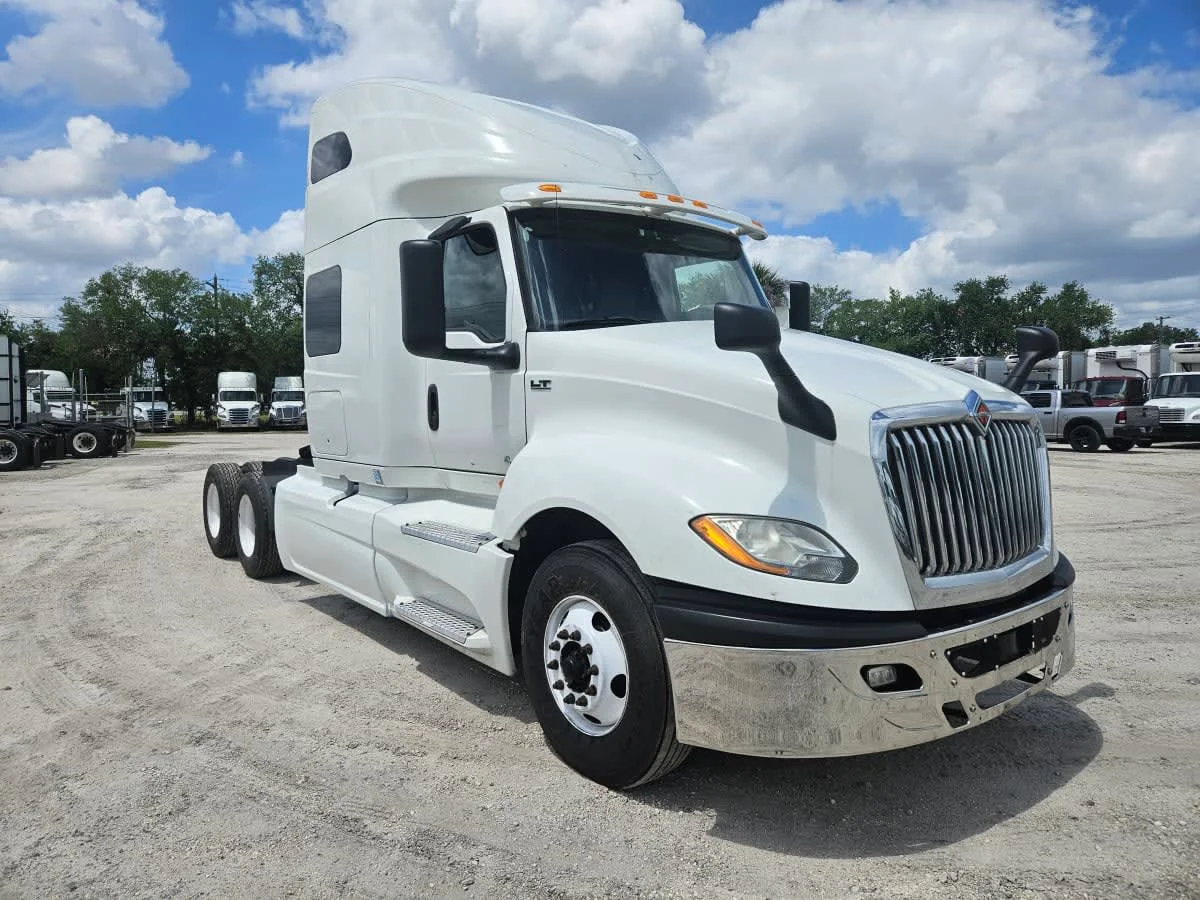 2020 International LT in Orlando, FL — photo 3