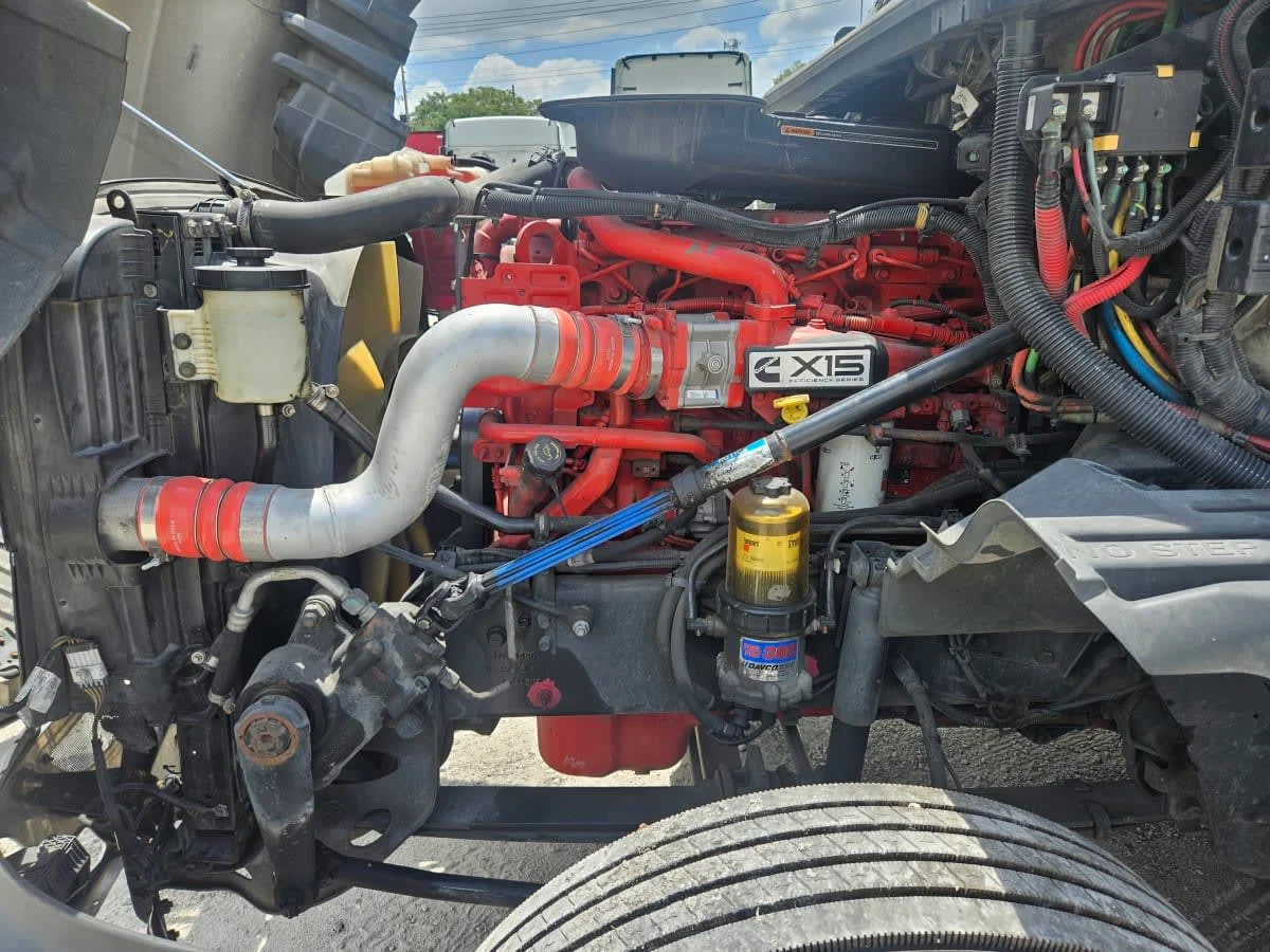 2020 International LT in Orlando, FL — photo 9