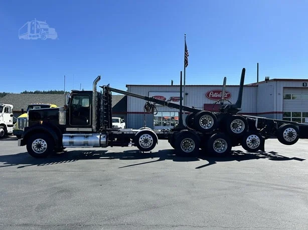 2020 Kenworth W900 in Salem, OR — photo 3