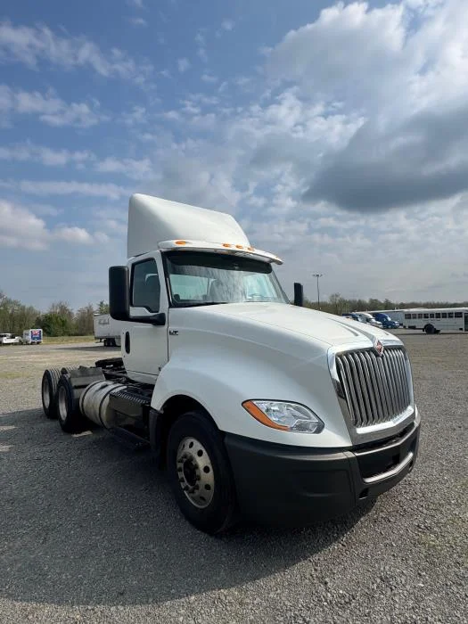 2021 International LT — photo 4