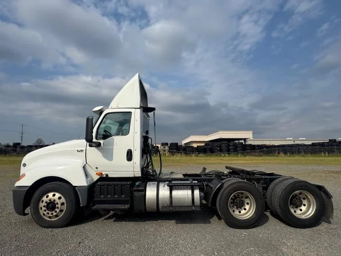 2021 International LT — photo 8