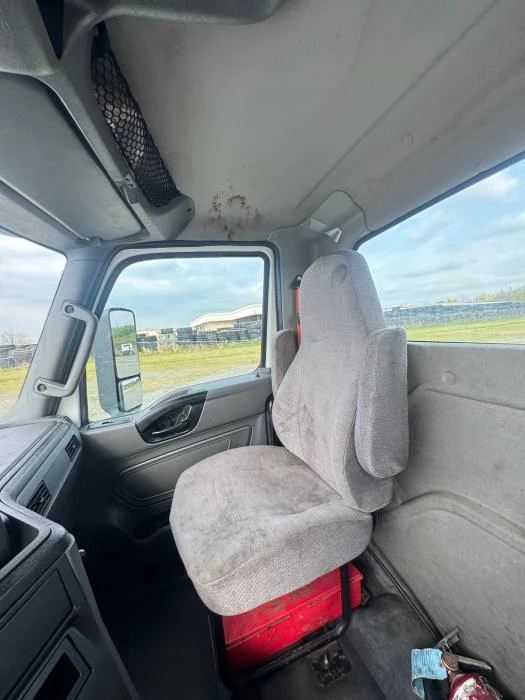2021 International LT — photo 19