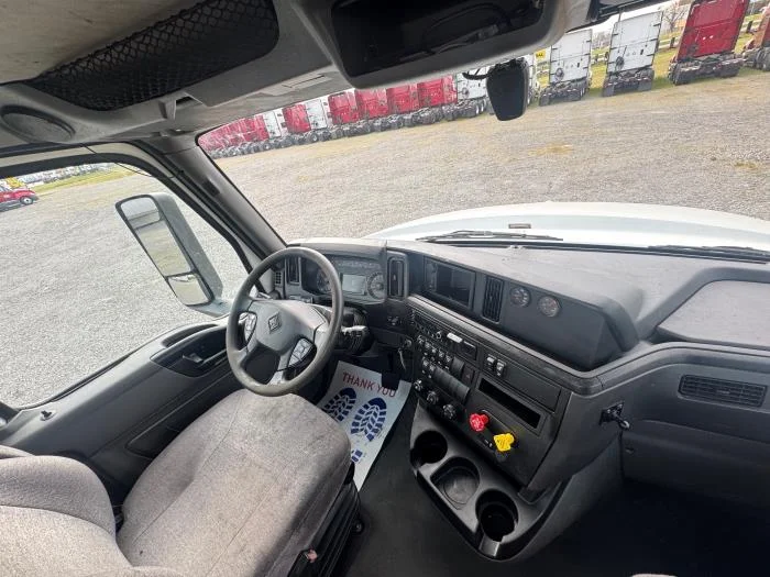 2021 International LT — photo 17