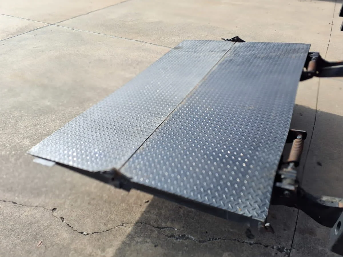 2018 Freightliner M2 106 - image 12