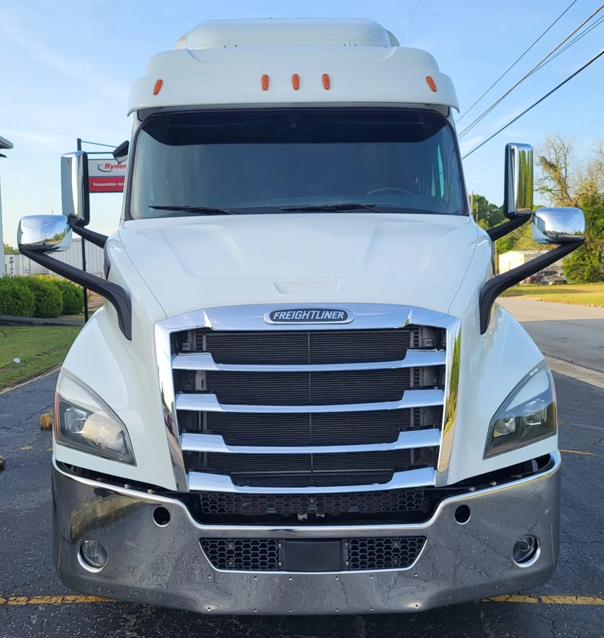 2020 Freightliner Cascadia - image 2