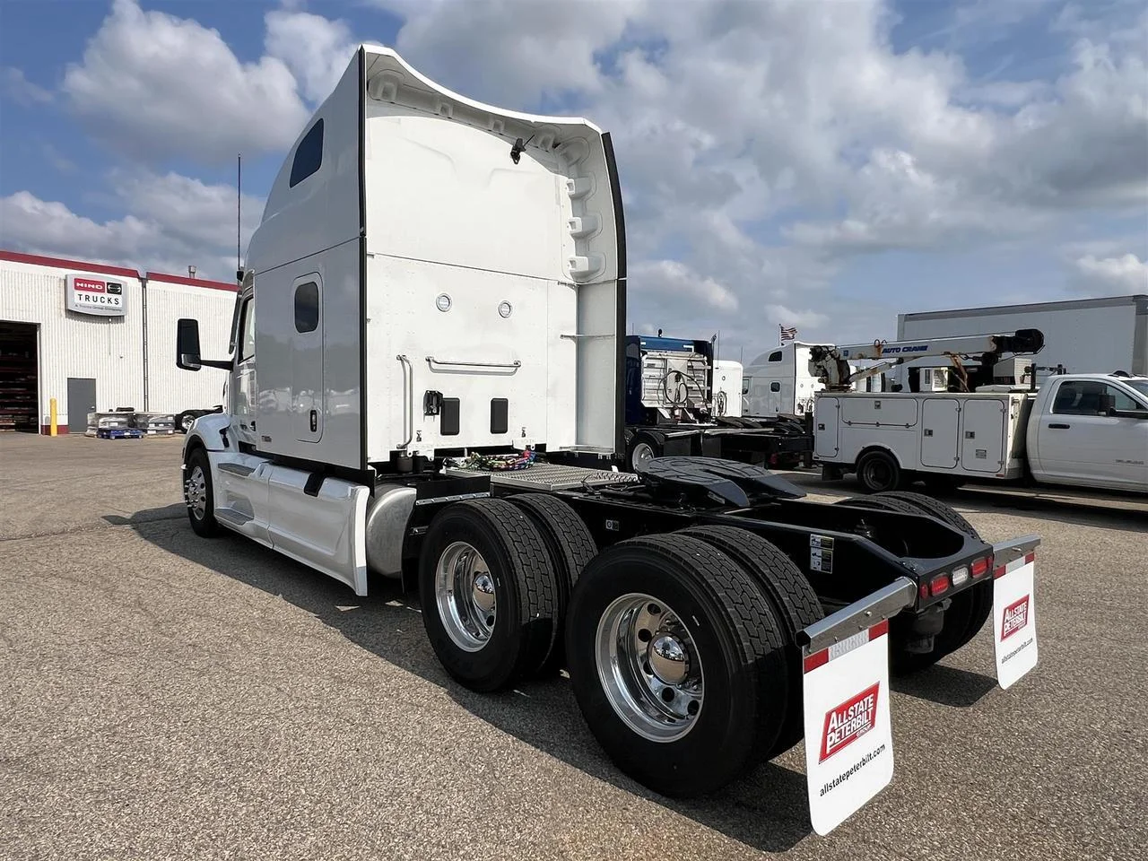 2027 Peterbilt 579 in South St. Paul, MN — photo 4