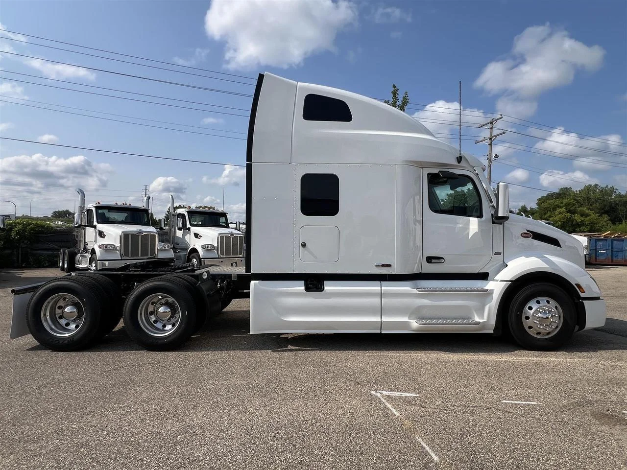 2027 Peterbilt 579 in South St. Paul, MN — photo 3