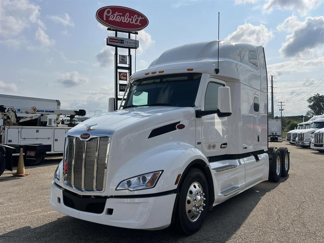 2027 Peterbilt 579 in South St. Paul, MN — photo 12