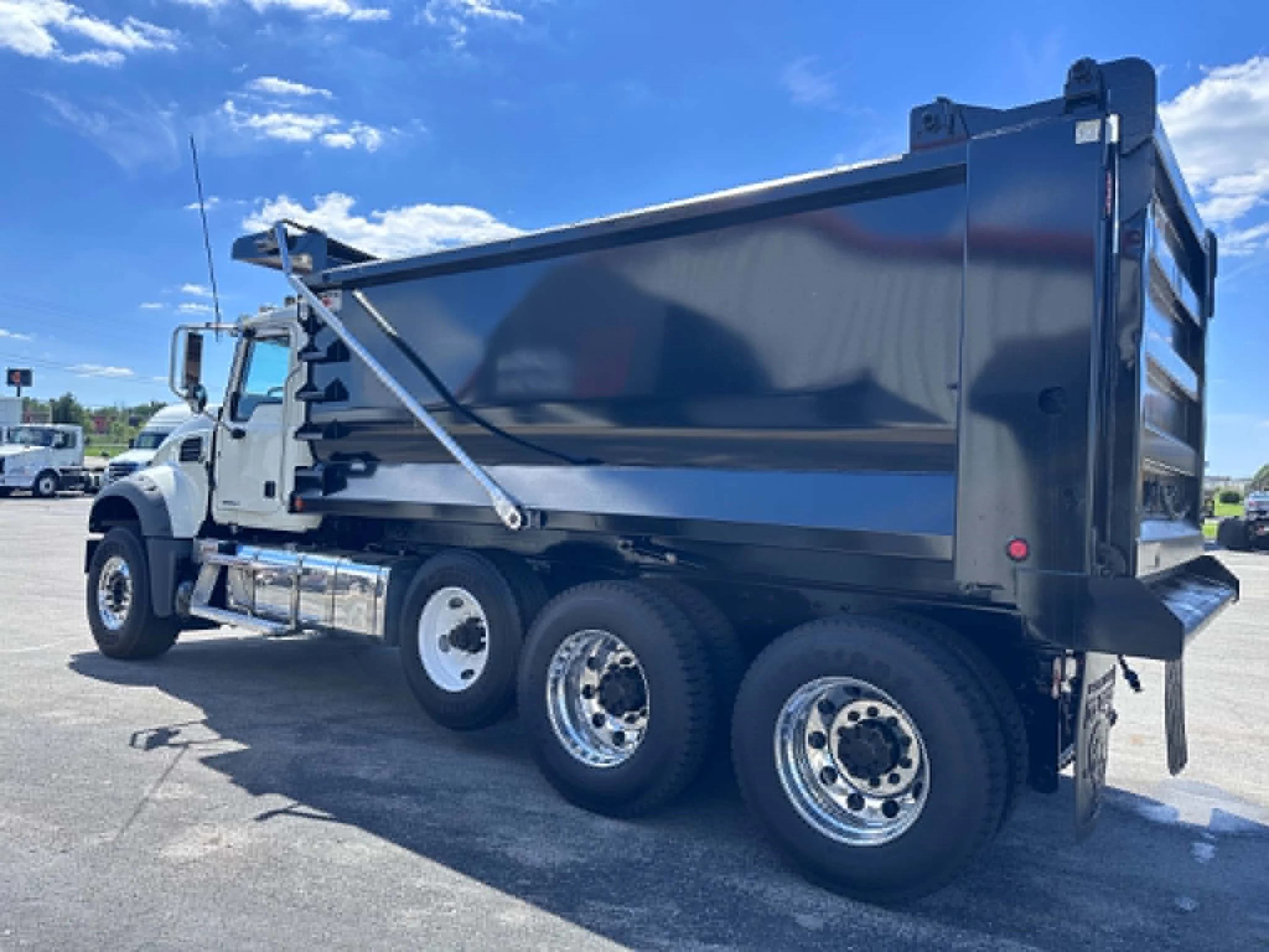 2024 Mack Granite in La Vergne, TN — photo 5