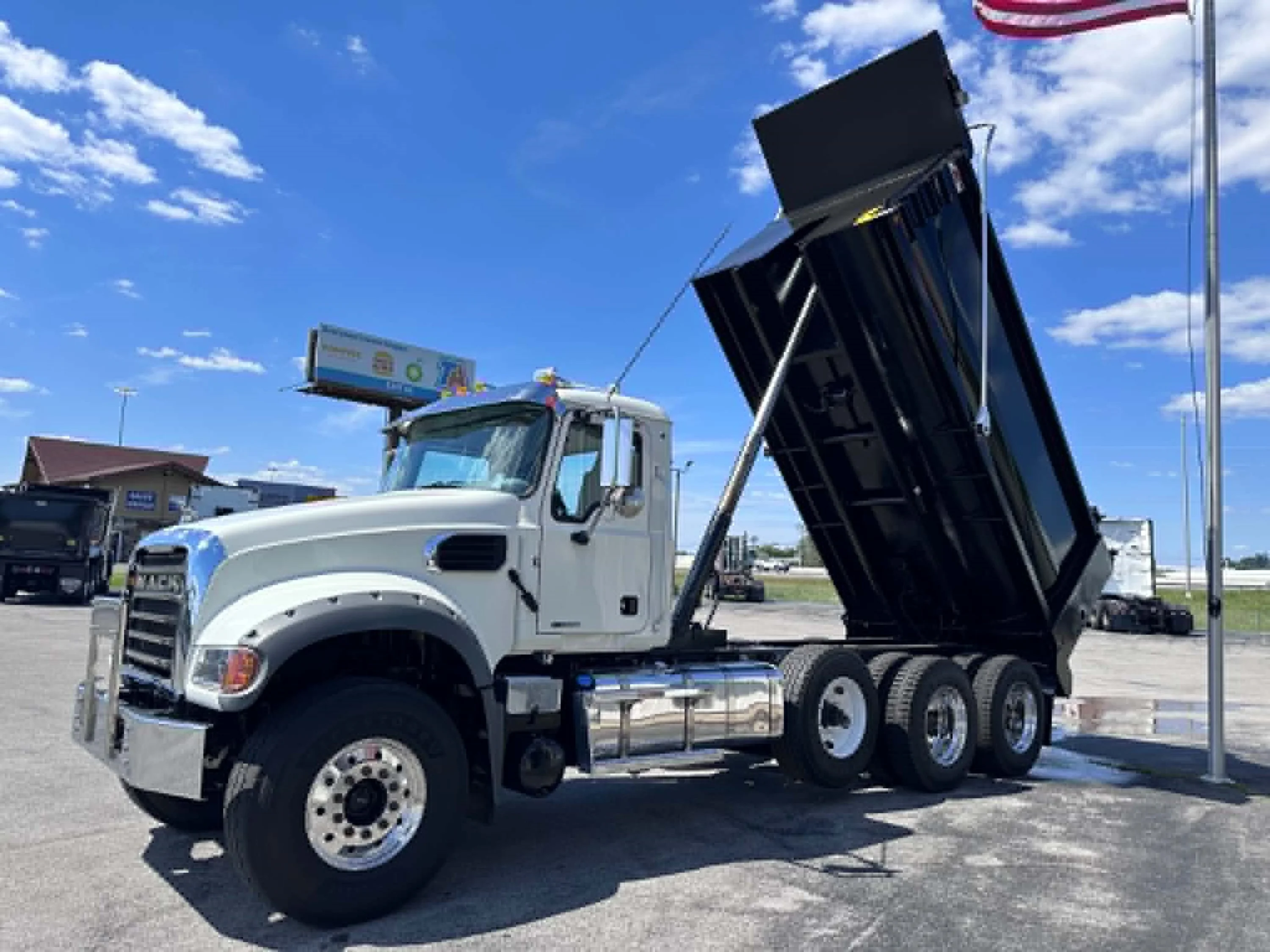 2024 Mack Granite in La Vergne, TN — photo 9