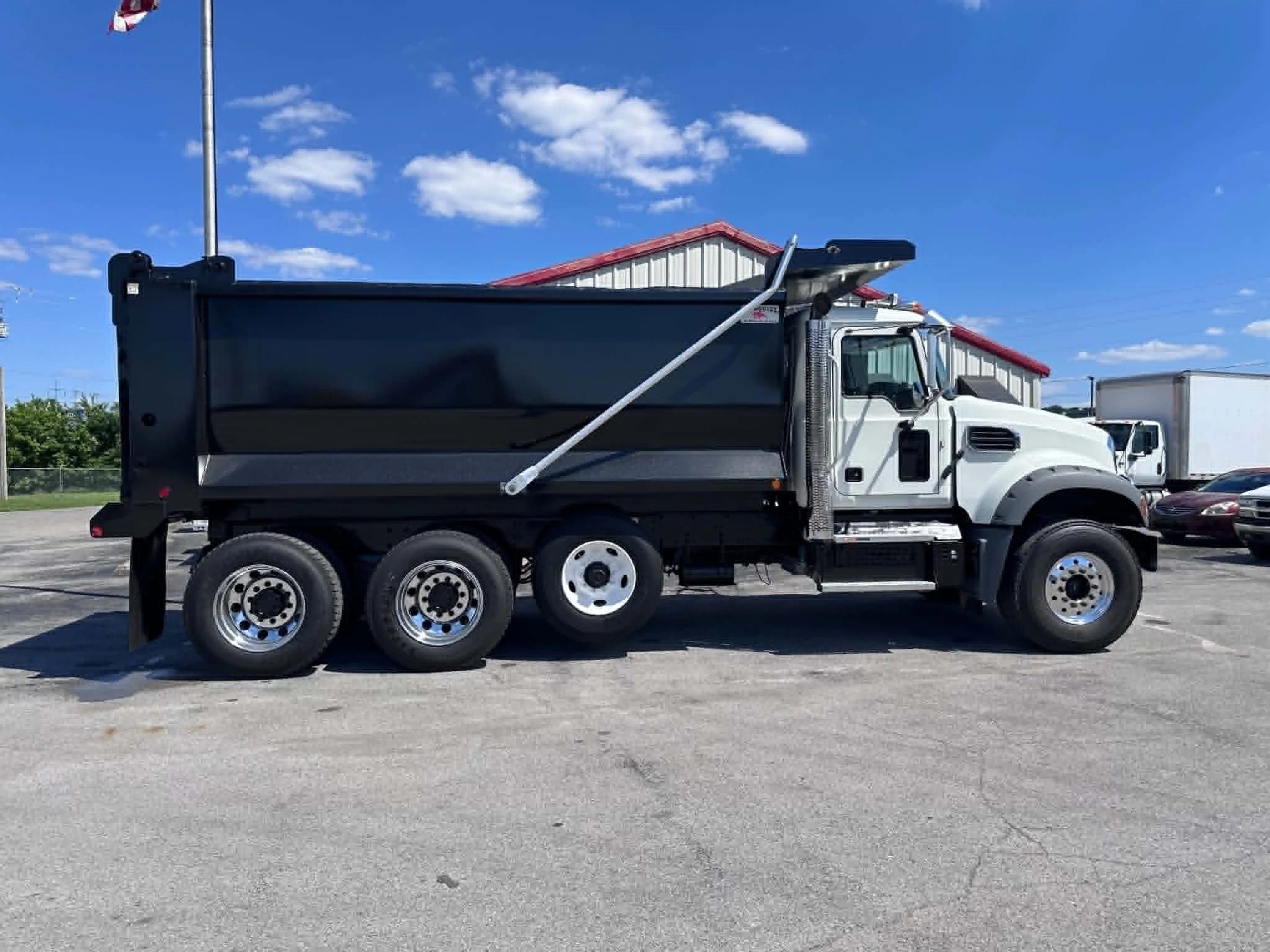 2024 Mack Granite in La Vergne, TN — photo 8