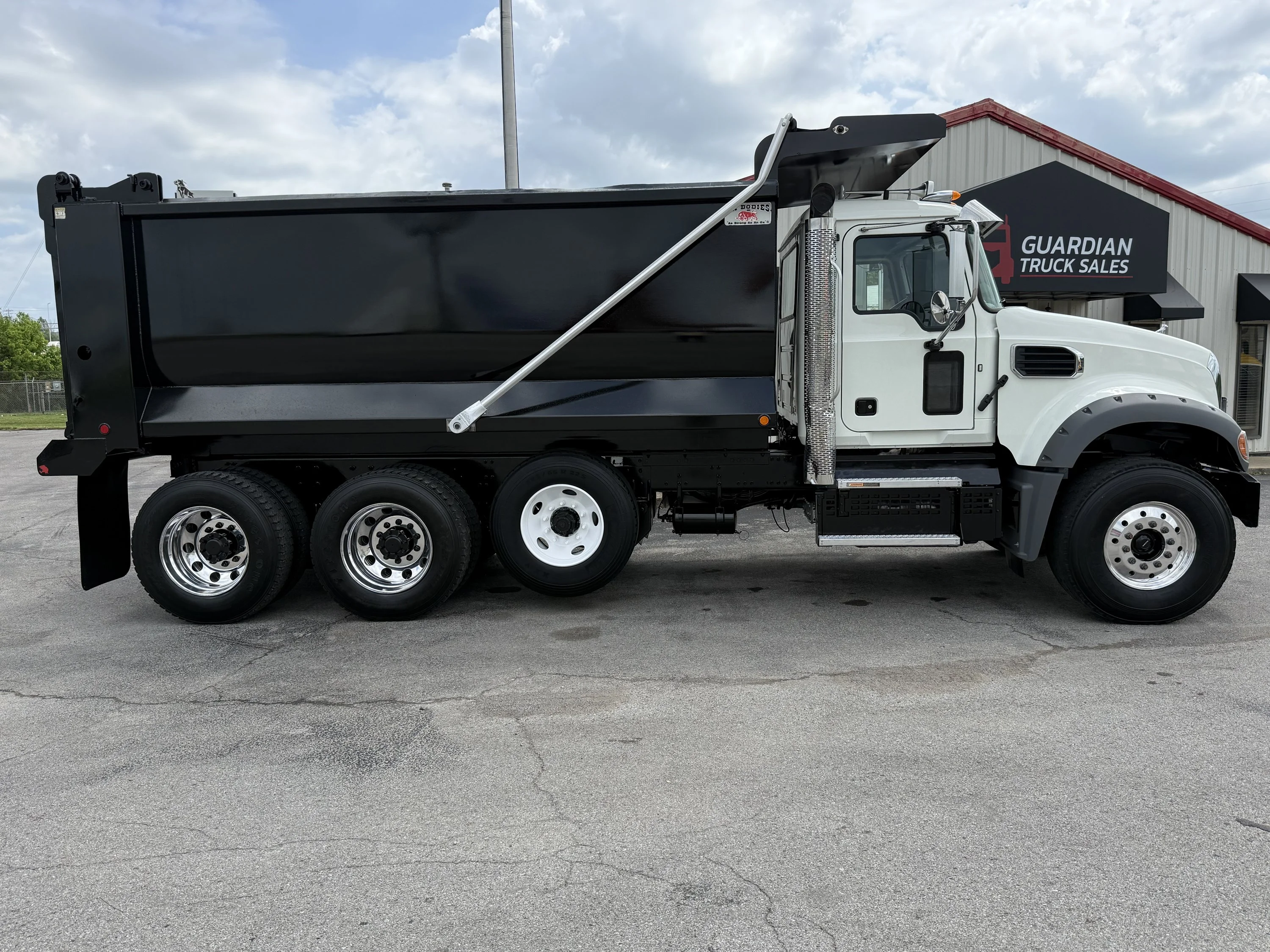 2024 Mack Granite in La Vergne, TN — photo 21