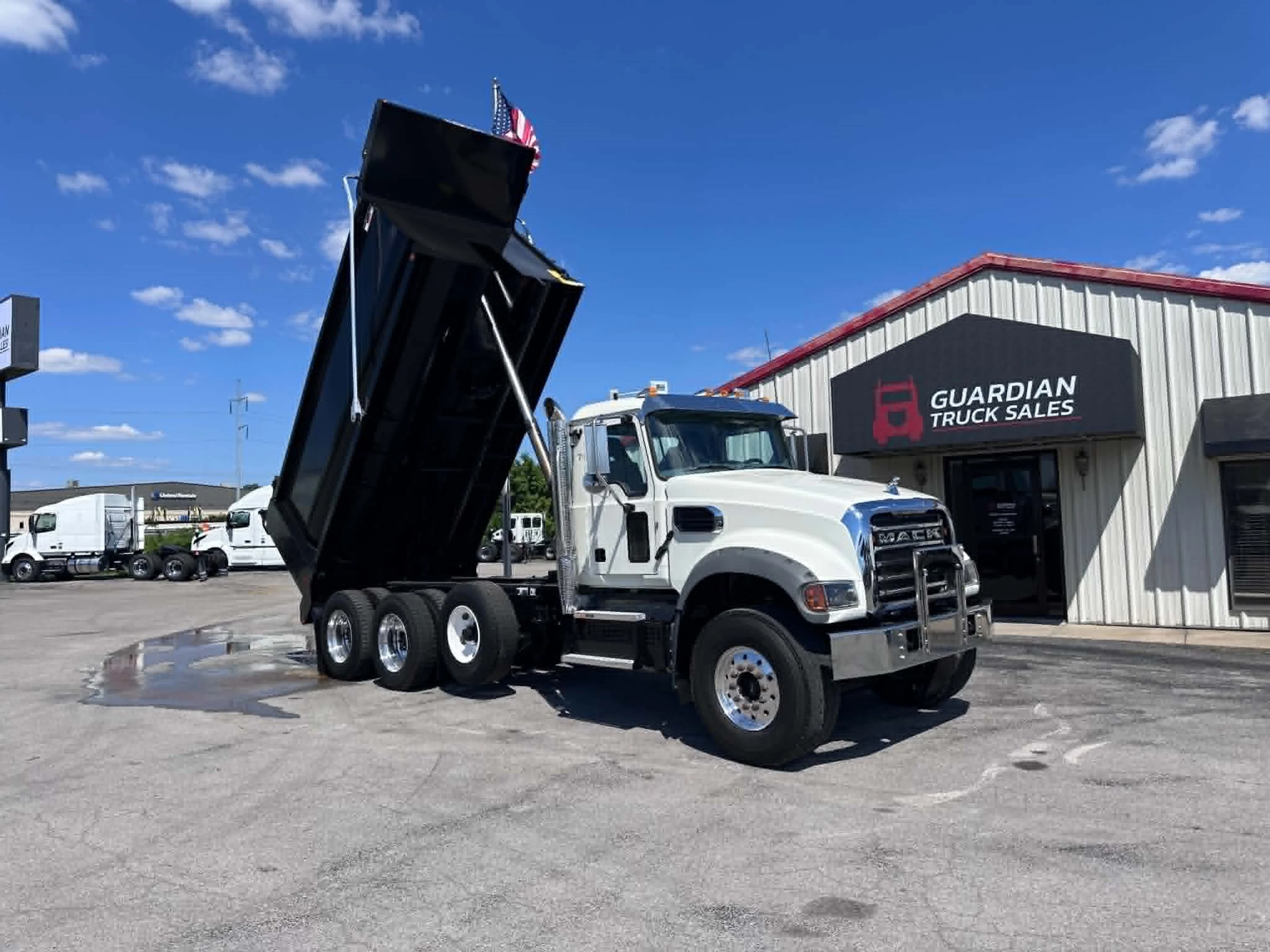 2024 Mack Granite in La Vergne, TN — photo 2