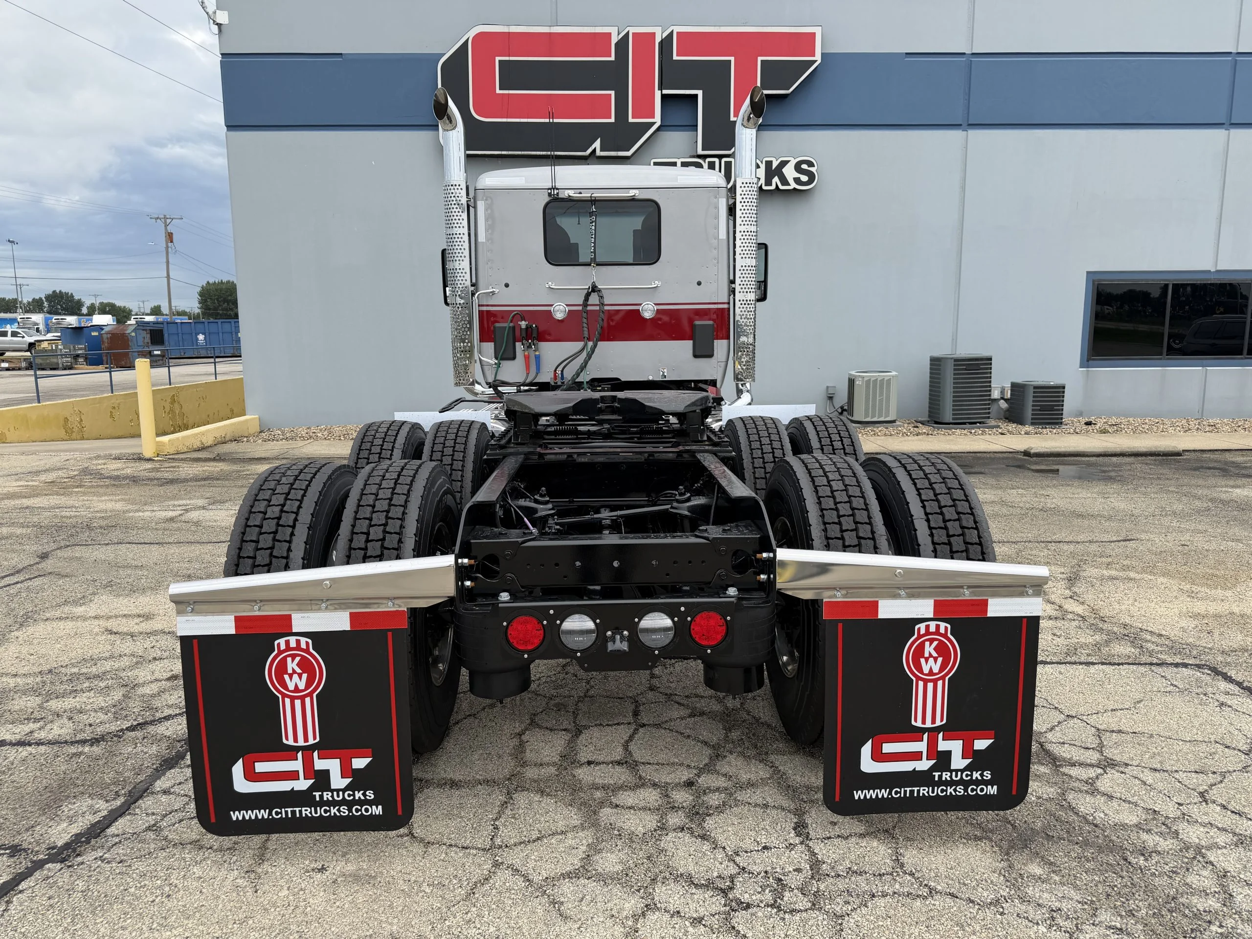 2027 Kenworth W990 in Springfield, IL — photo 6