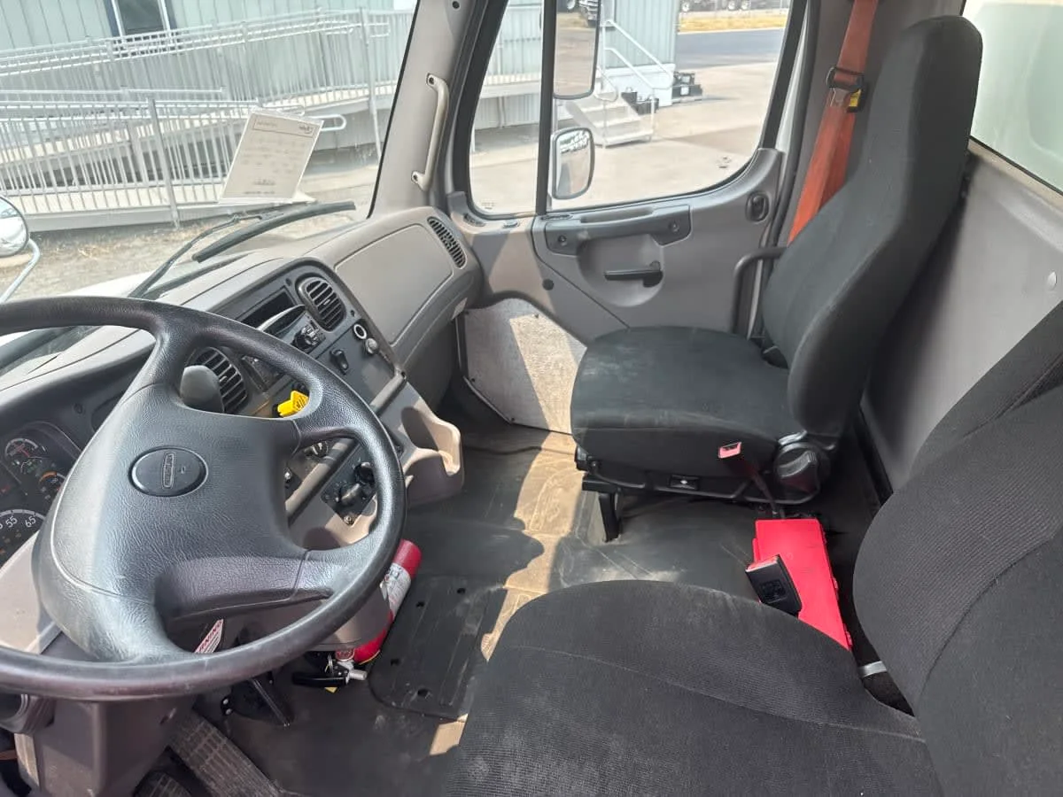 2019 Freightliner M2 106 in Syracuse, NY — photo 7