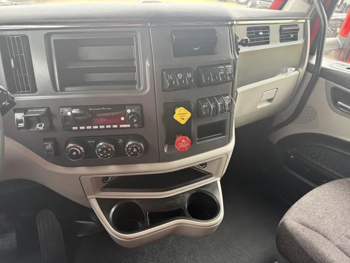 2024 Peterbilt 579 - image 4