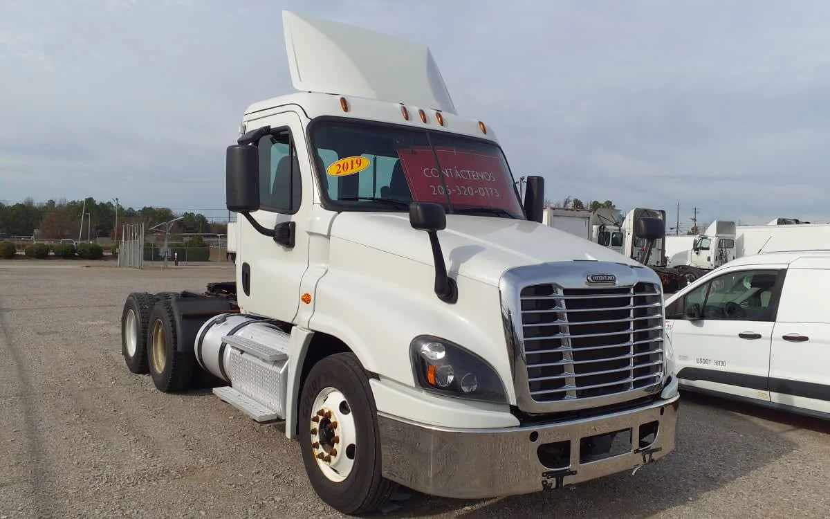 2019 Freightliner Cascadia in Birmingham, AL — photo 3