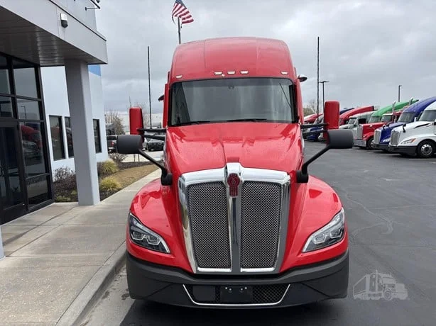 2023 Kenworth T680 in Salt Lake City, UT — photo 3