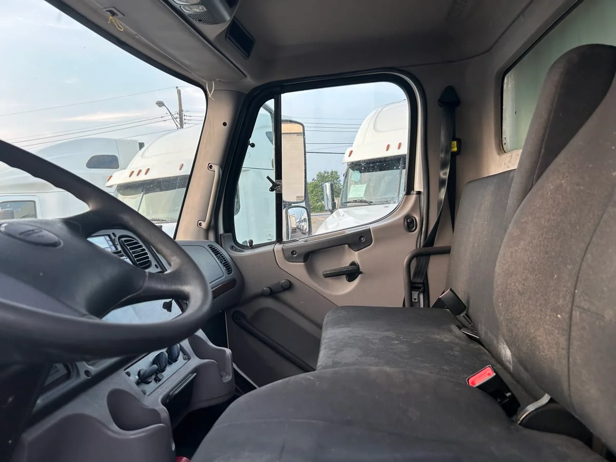 2018 Freightliner M2 106 in Beltsville, MD — photo 8