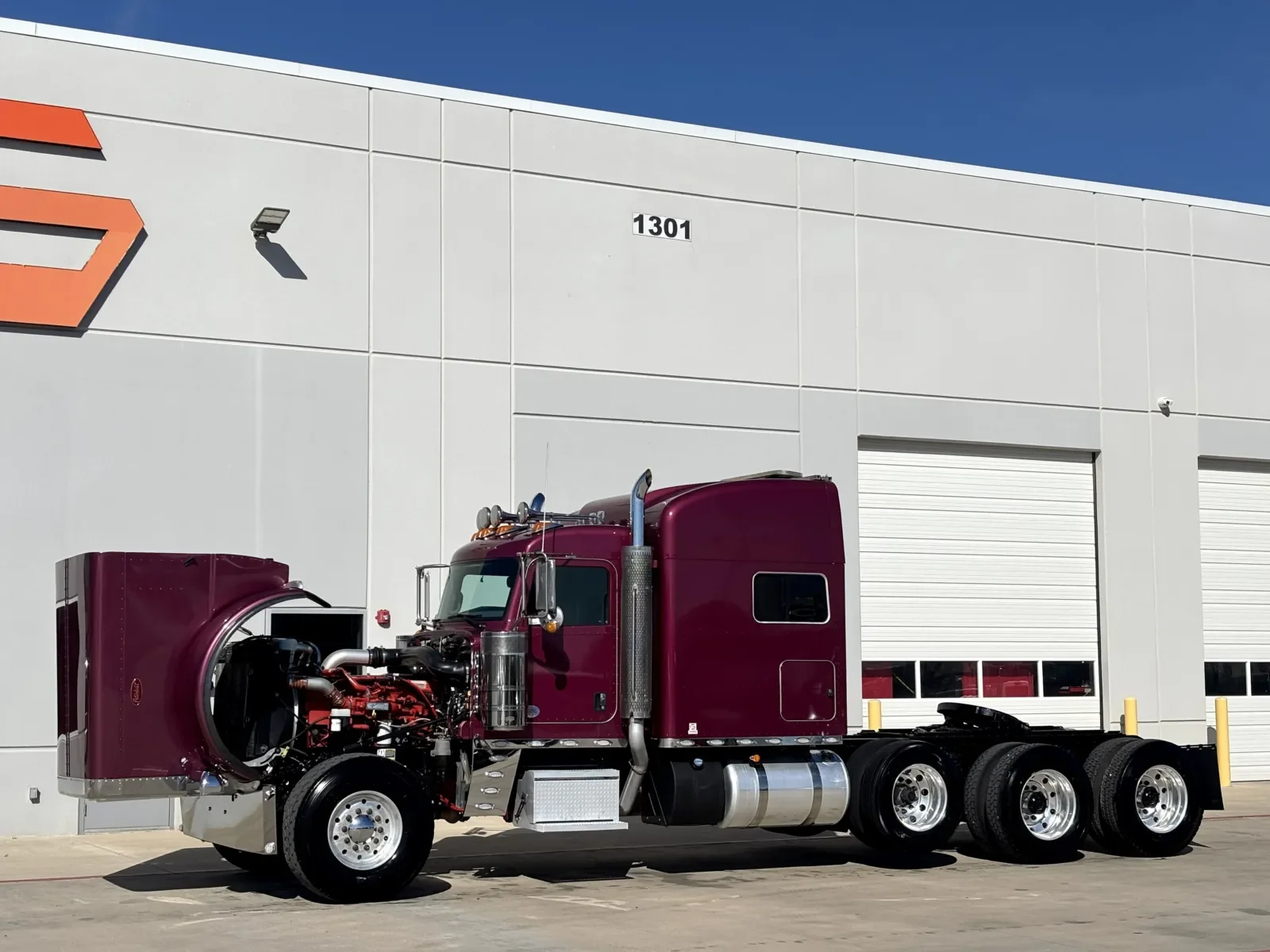 2024 Peterbilt 389 in Hutchins, TX — photo 10