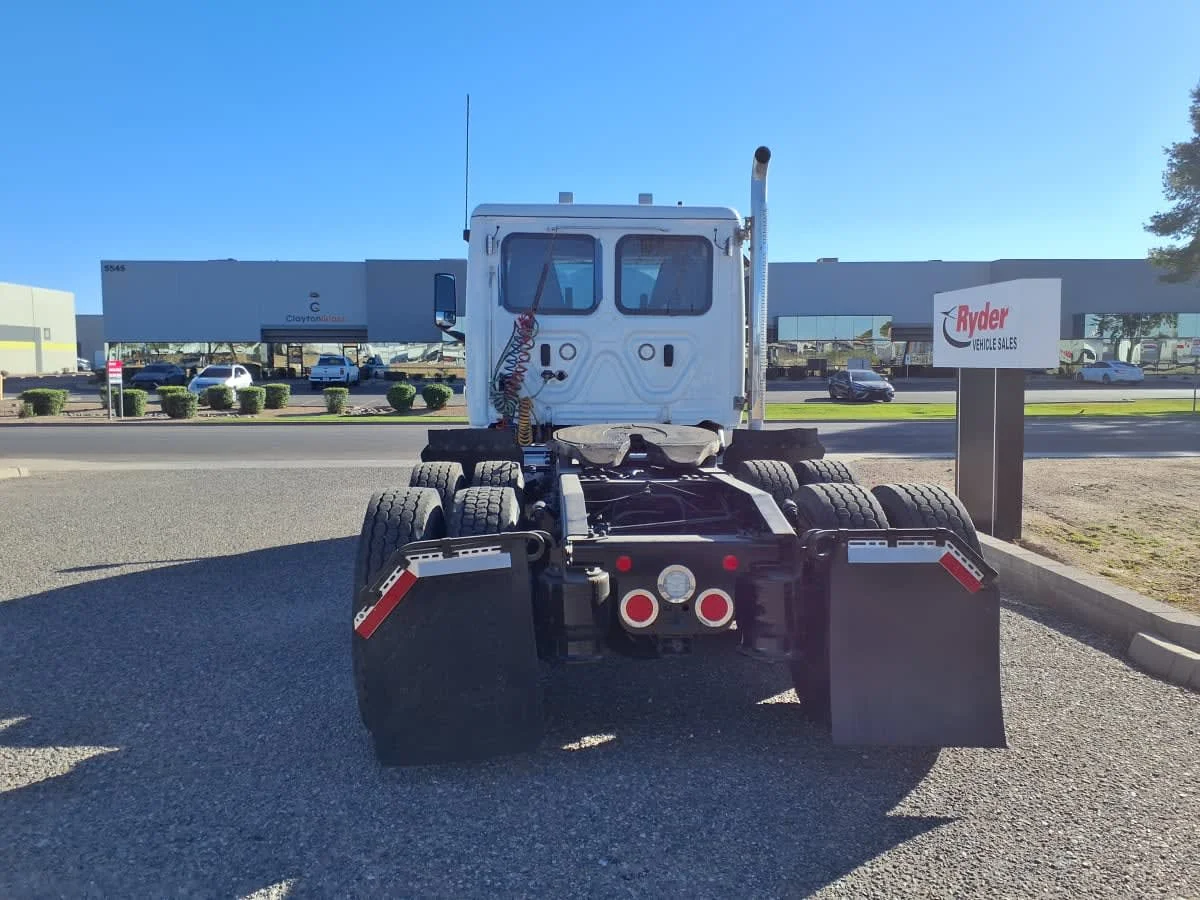 2022 Freightliner Cascadia in Phoenix, AZ — photo 5