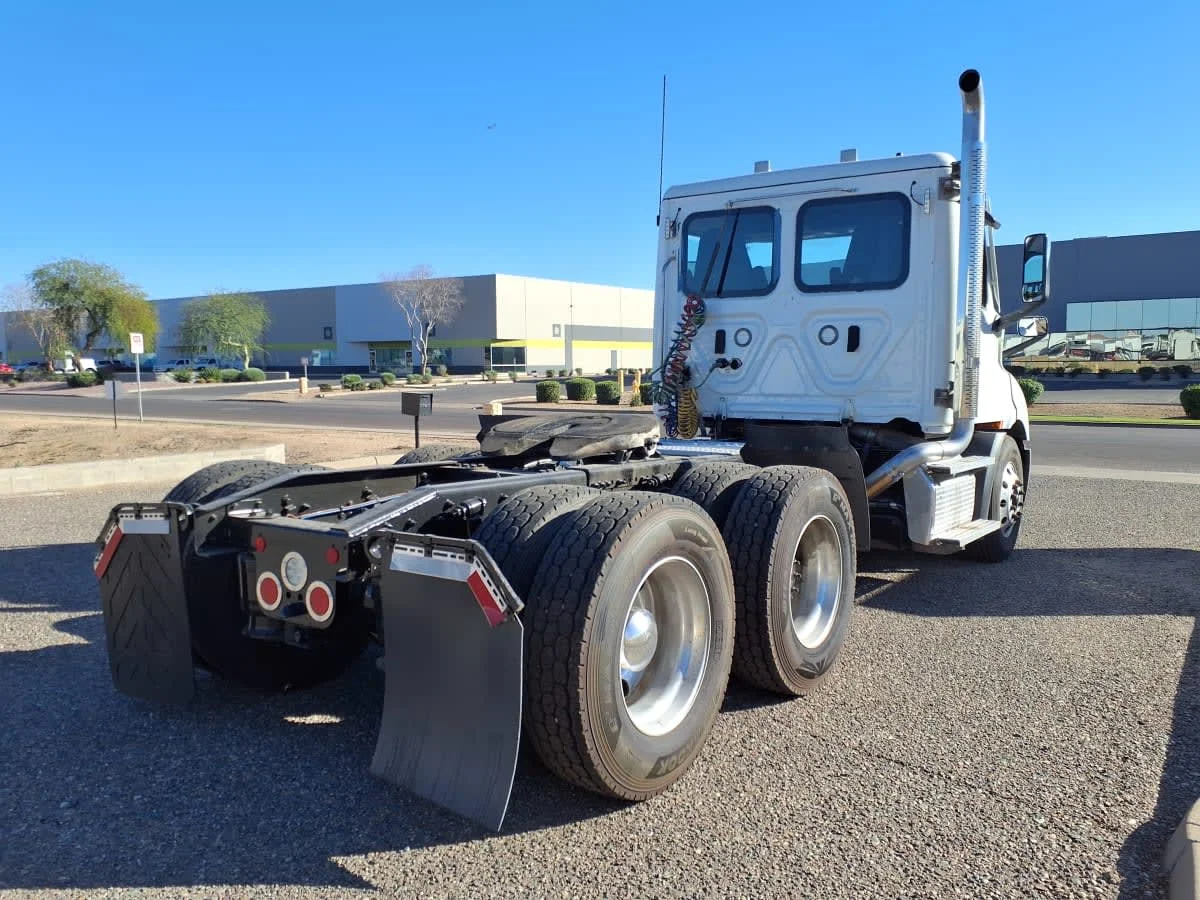 2022 Freightliner Cascadia in Phoenix, AZ — photo 4