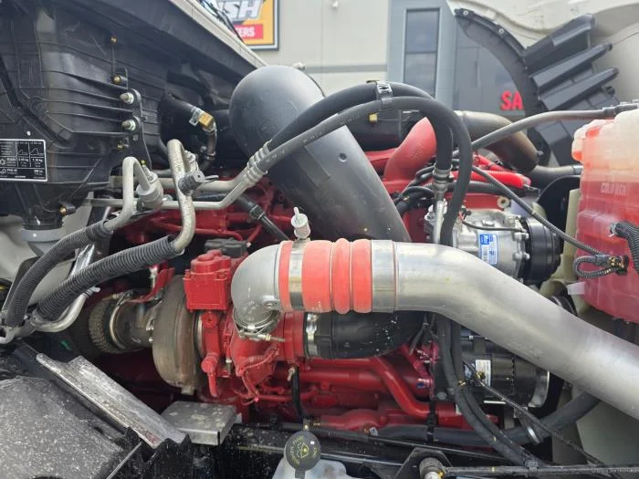 2027 International LT — photo 9