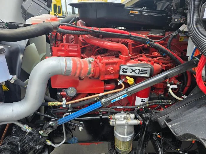 2027 International LT — photo 8