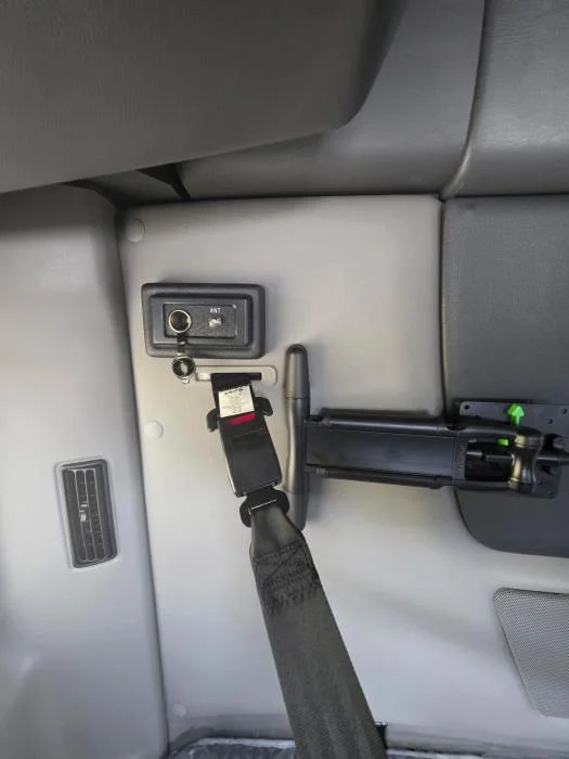2027 International LT — photo 16