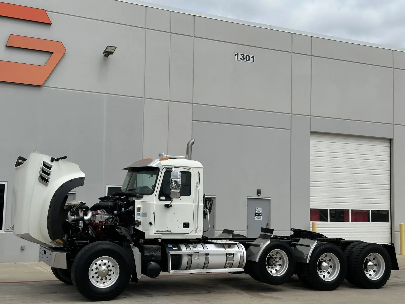 2013 Mack Granite in Hutchins, TX — photo 9