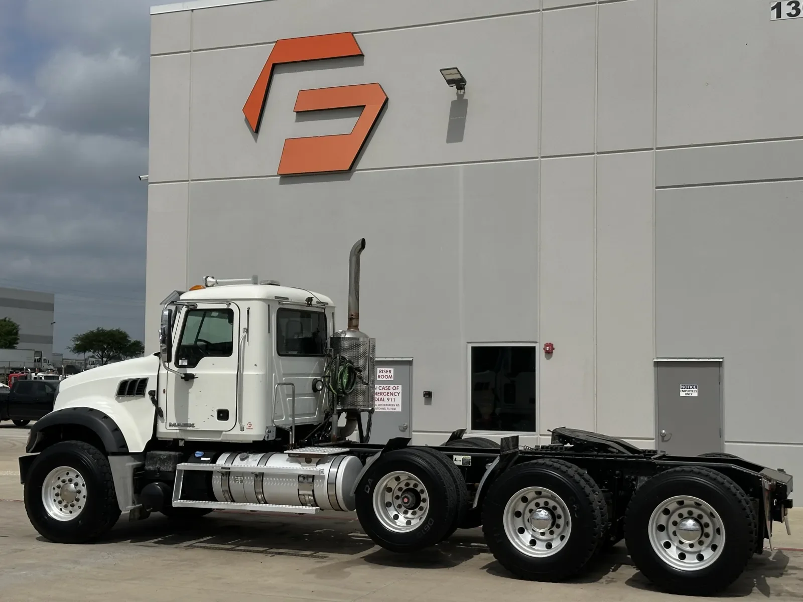 2013 Mack Granite in Hutchins, TX — photo 6