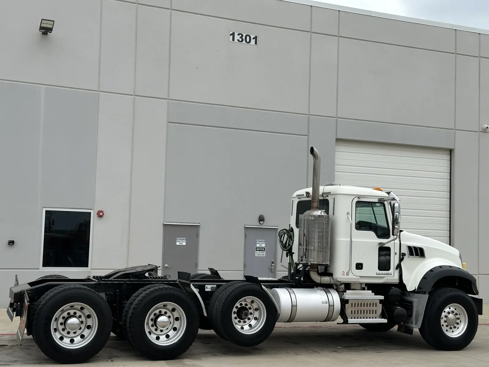 2013 Mack Granite in Hutchins, TX — photo 5