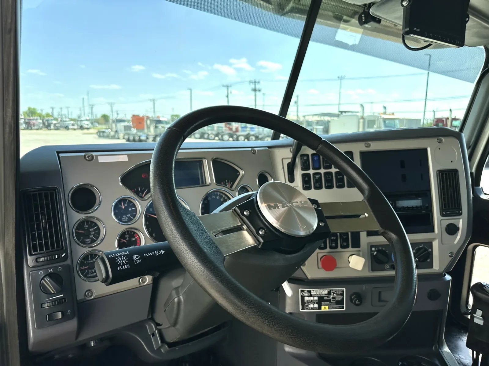 2013 Mack Granite in Hutchins, TX — photo 14