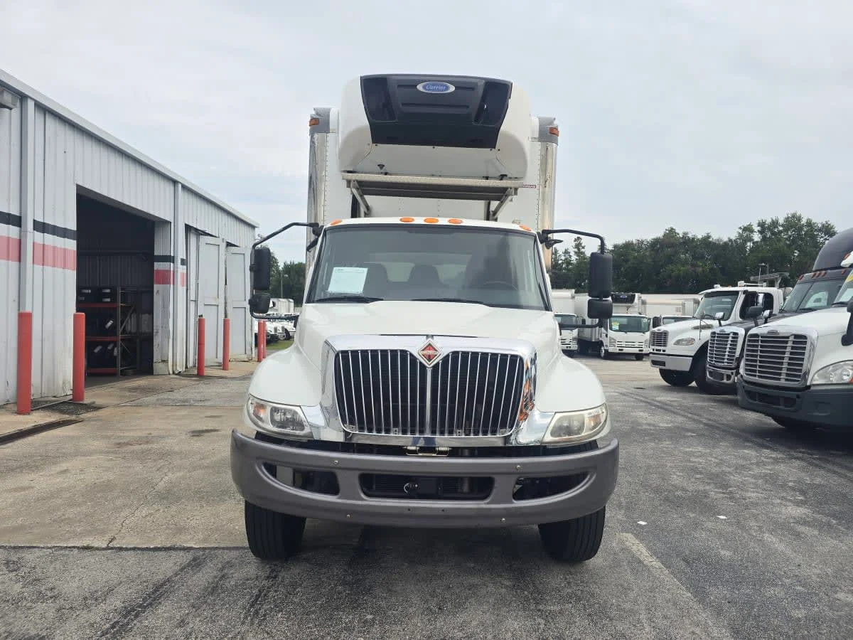 2022 International MV - image 2