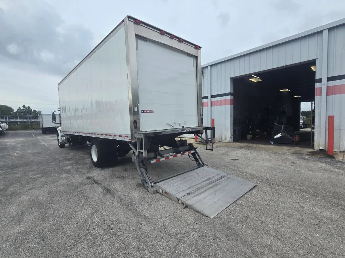 2022 International MV - image 4