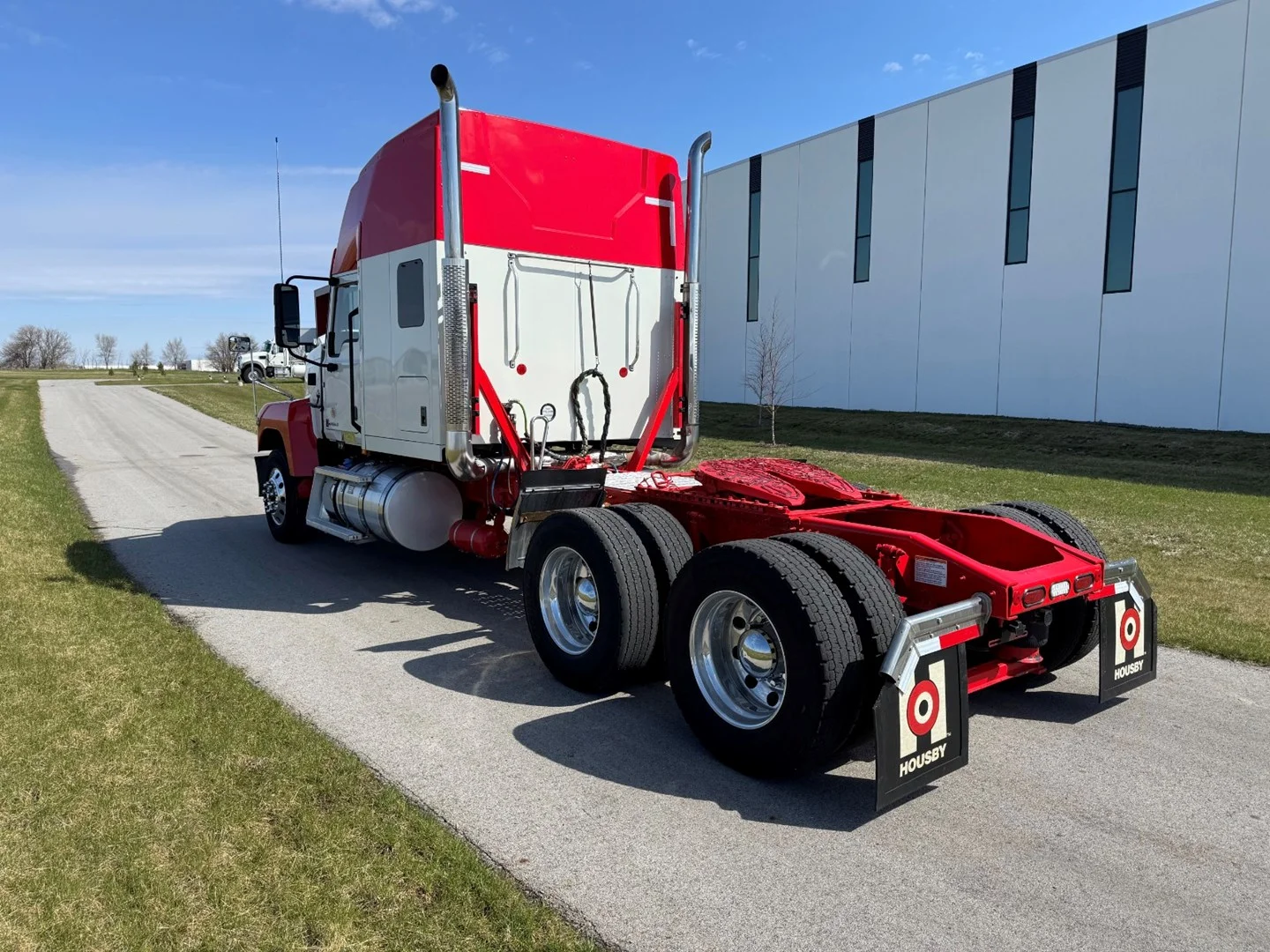 Used 2023 Mack Pinnacle - image 4